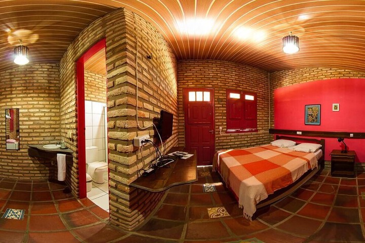 Room 5 of 48
