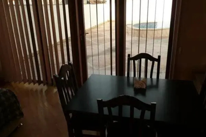 Dining 24 of 26