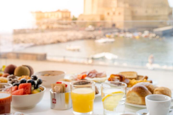 Breakfast/Coffee Service 82 of 130