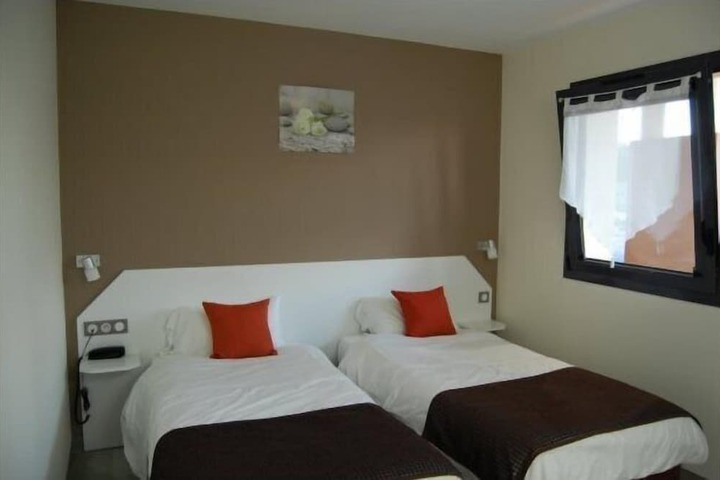 Room 7 of 61