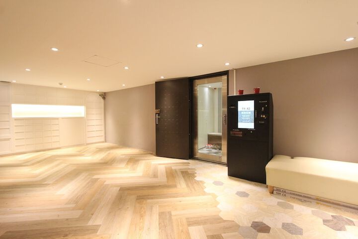 Hotel 2 of 80