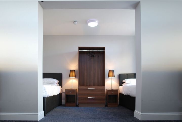 Room 4 of 41