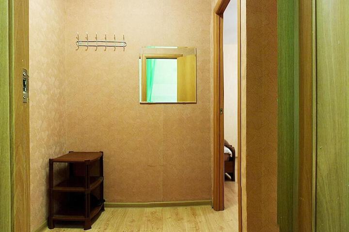Room 6 of 16