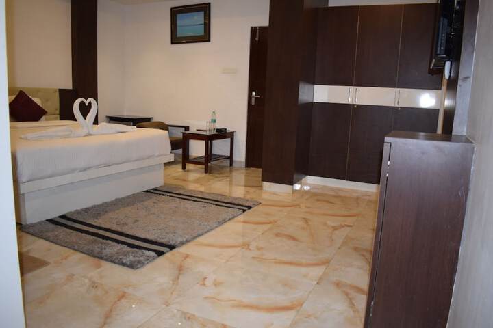 Room 4 of 30