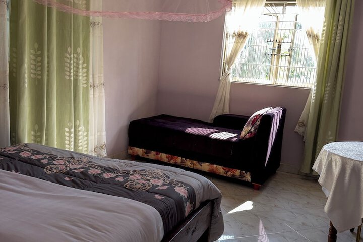 Room 12 of 28