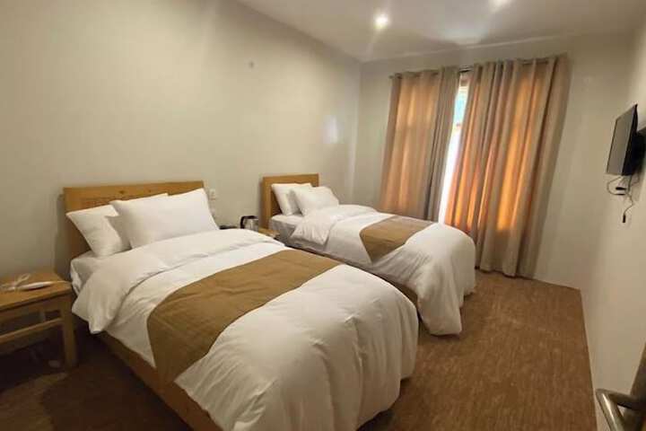 Room 3 of 15