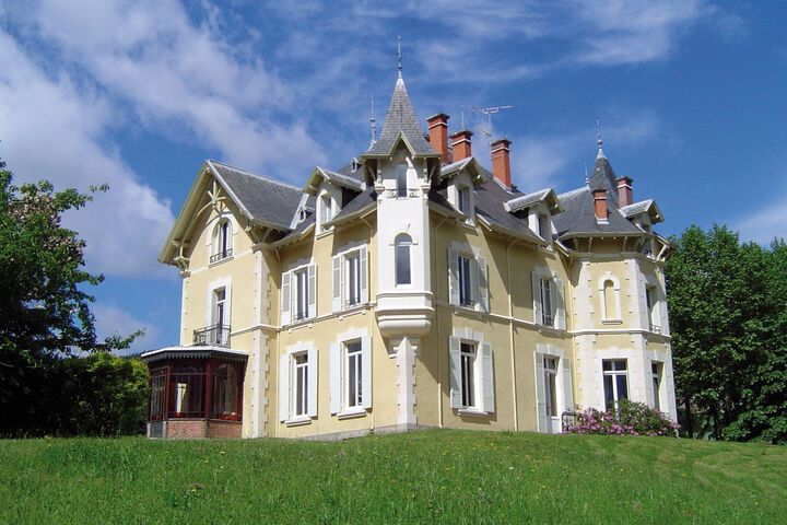 Exterior of Chambres dHôtes du Domaine des Soyeux