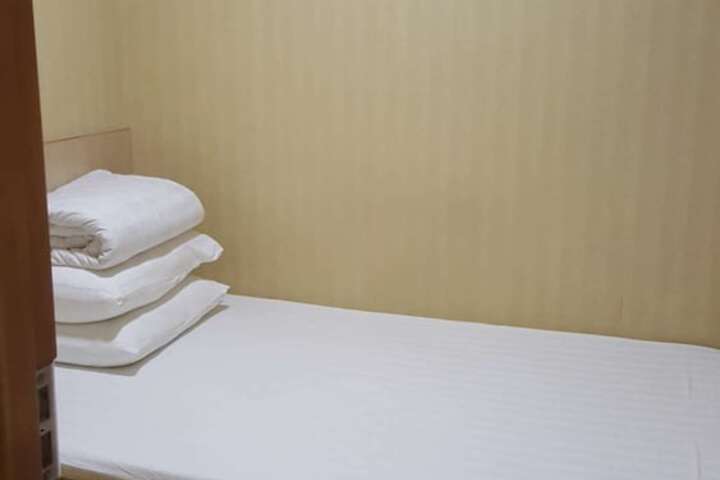 Room 9 of 36