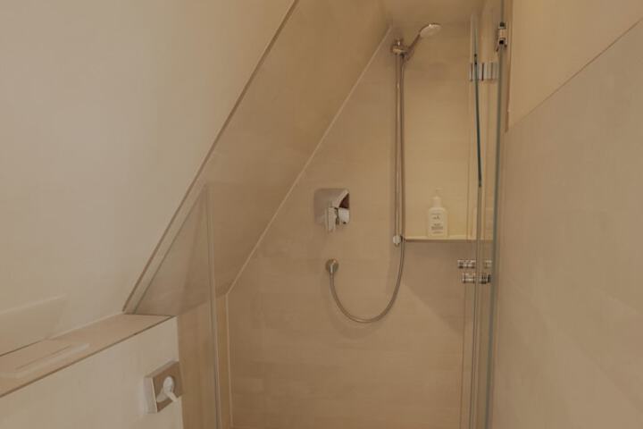 Room 44 of 64