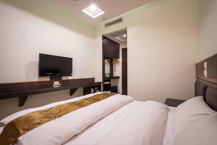 Room 11 of 46