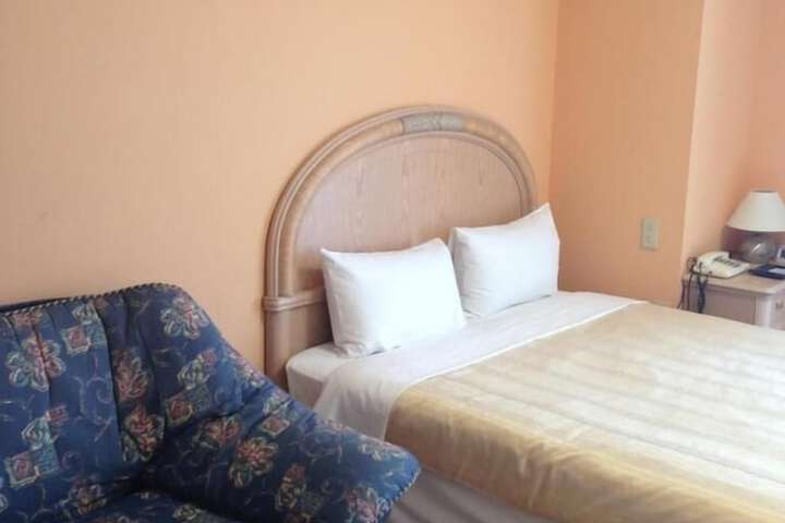 Room 17 of 41