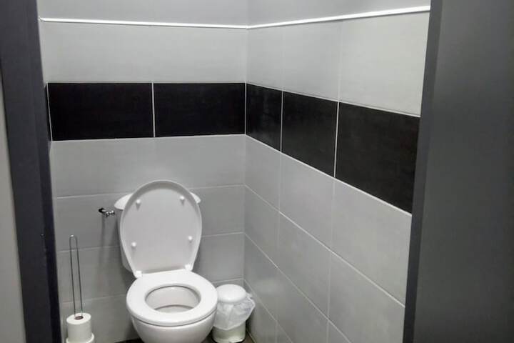 Room 25 of 48