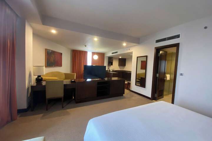 Room 14 of 93