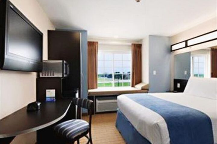 Room 10 of 29