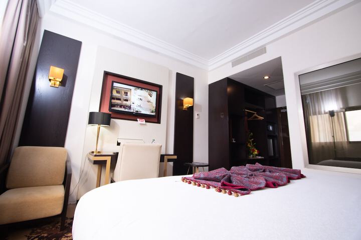 Room 8 of 50