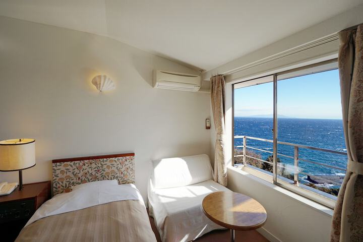 Room 4 of 31