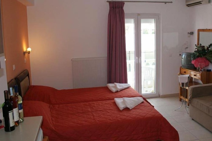 Room 3 of 28