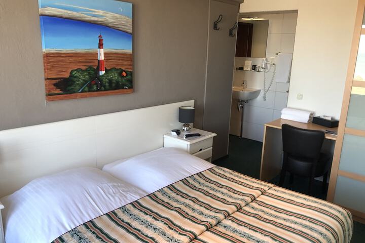 Room 17 of 139