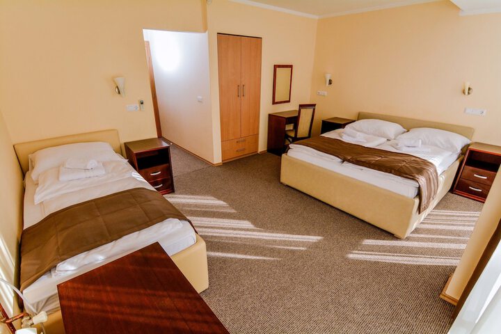 Room 22 of 48