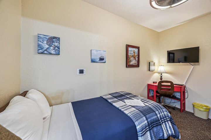 Room 7 of 118