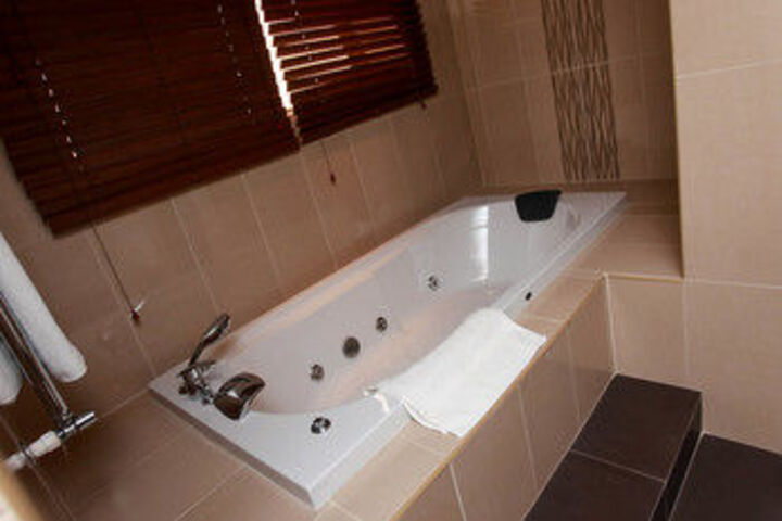 Room 4 of 75
