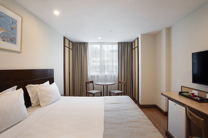 Room 34 of 57