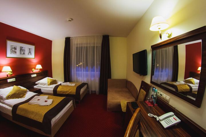 Room 16 of 31
