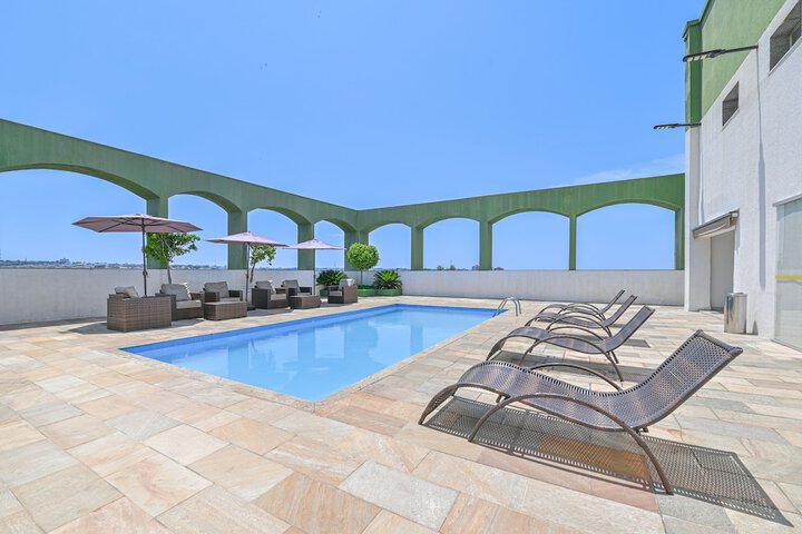 Pool Hotel