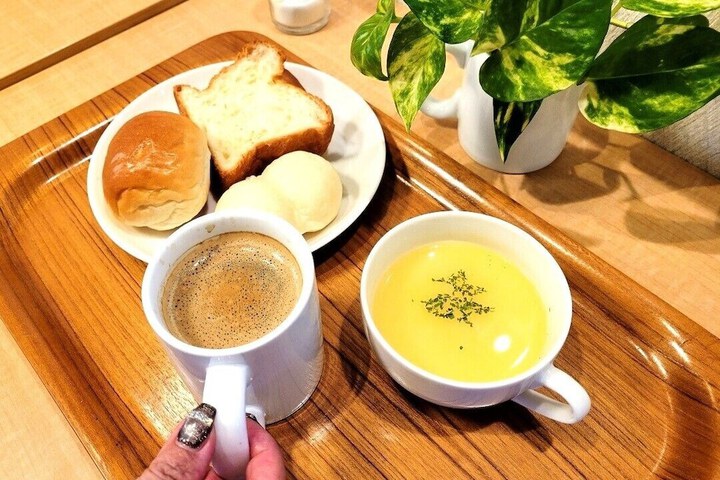 Breakfast/Coffee Service 22 of 24