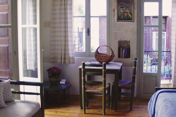 Room 2 of 38
