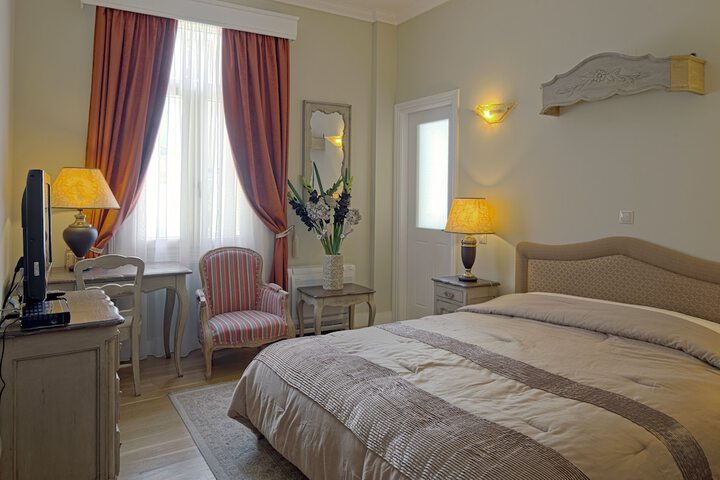 Room 8 of 46
