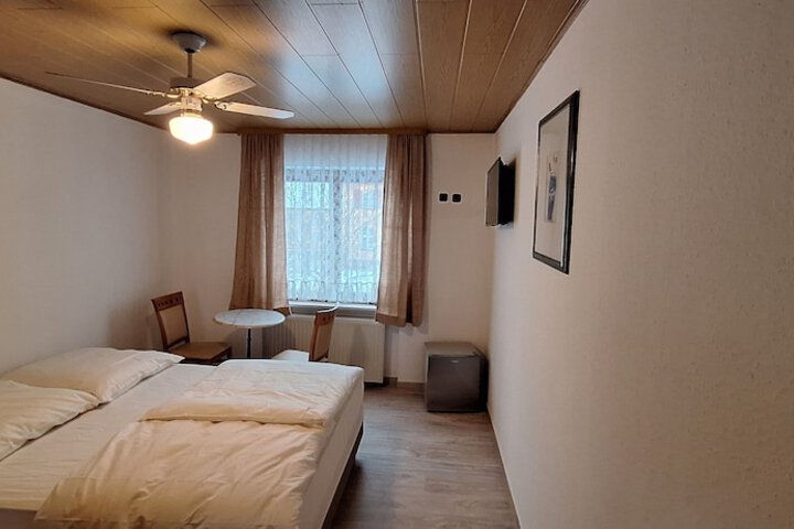 Room 2 of 9