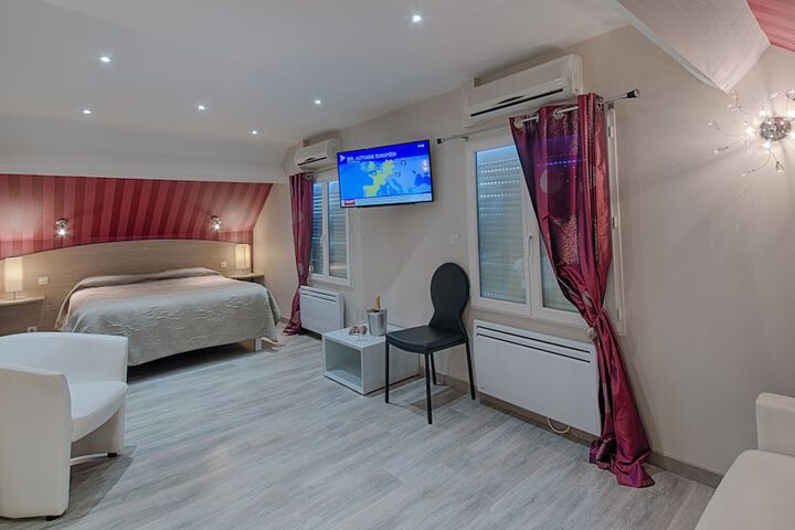 Room 6 of 55