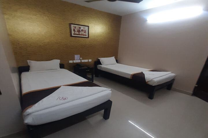 Room 16 of 22