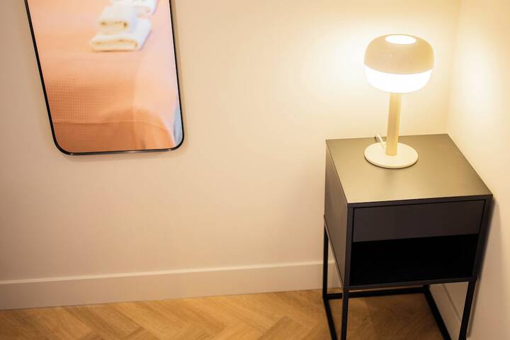 Room 25 of 215