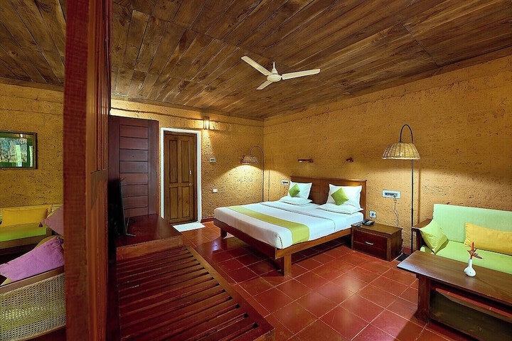 Room 8 of 53