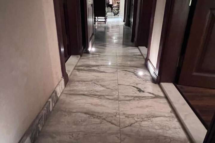 Room 27 of 47