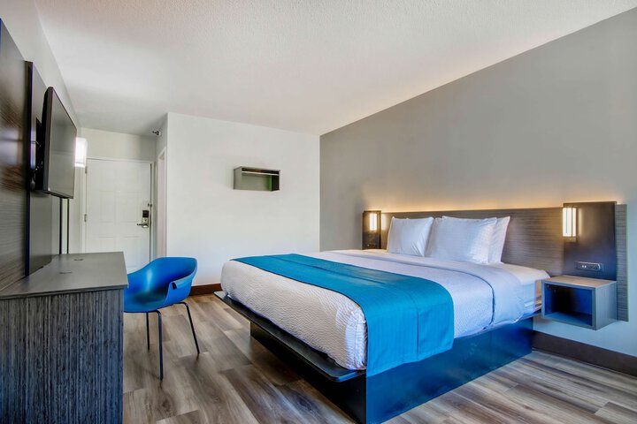 Room 14 of 27