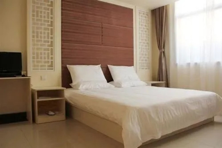 Room 2 of 6