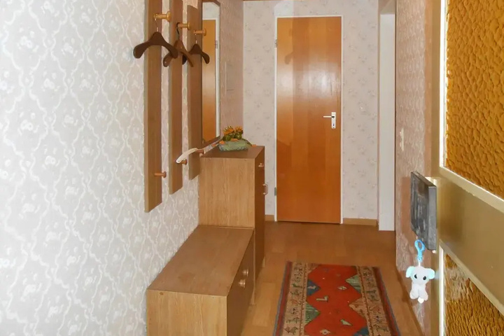 Room 6 of 13