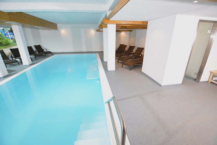 Pool 61 of 96