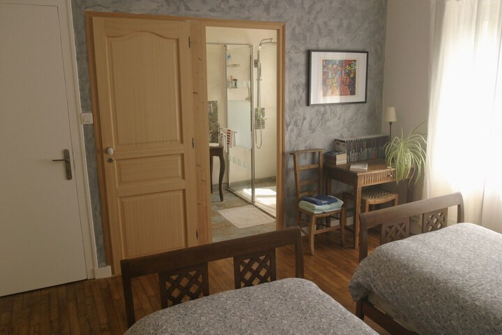 Room 3 of 46