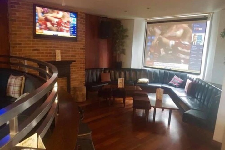 Lounge 52 of 59