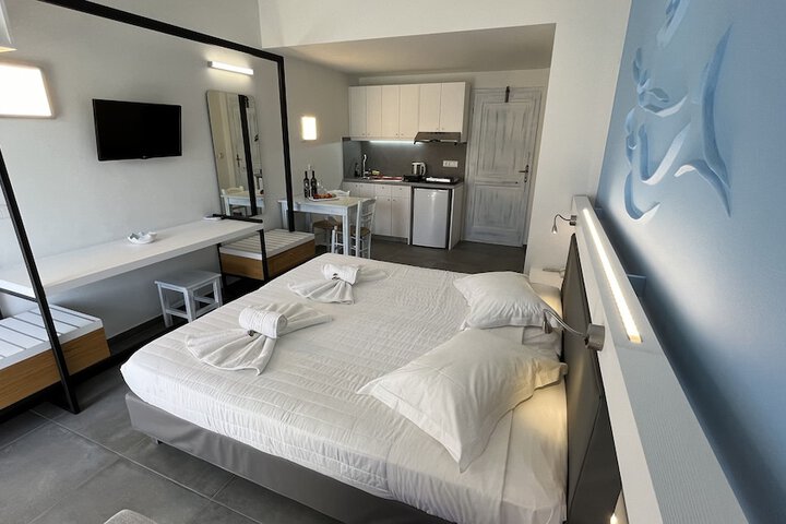 Room 53 of 172