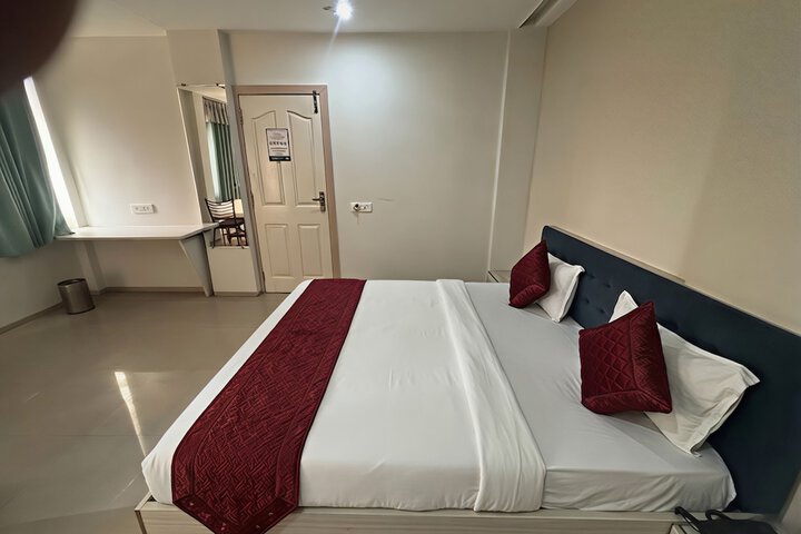 Room 12 of 37