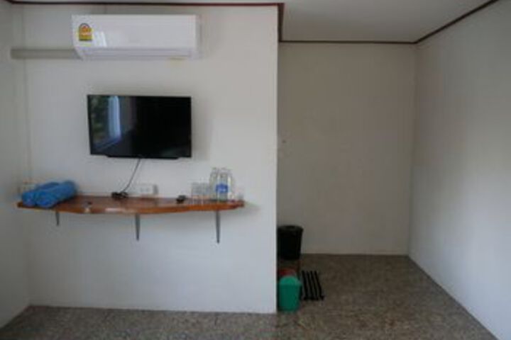 Room 21 of 33