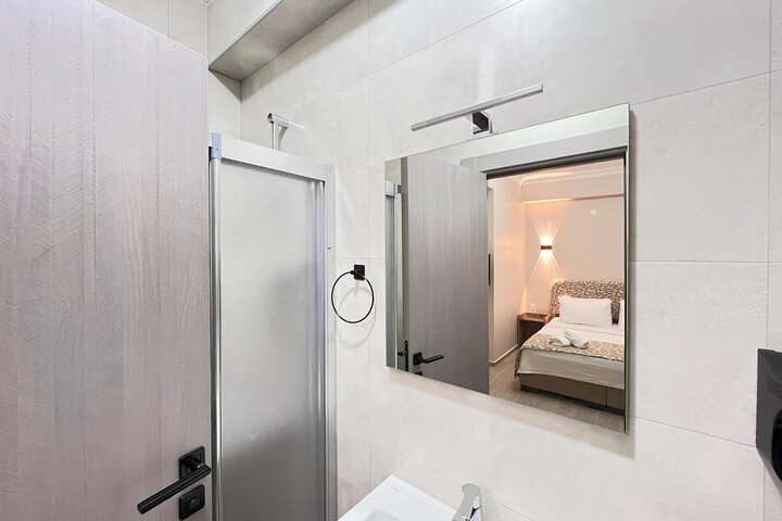 Room 14 of 23