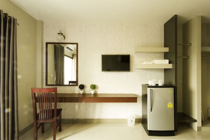 Room 10 of 27