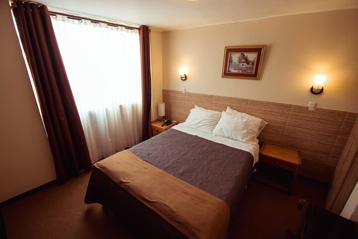 Room 11 of 36