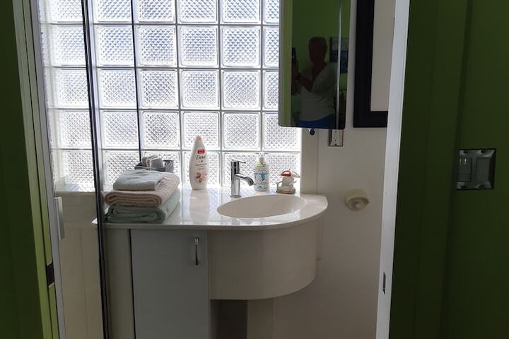 Room 43 of 76